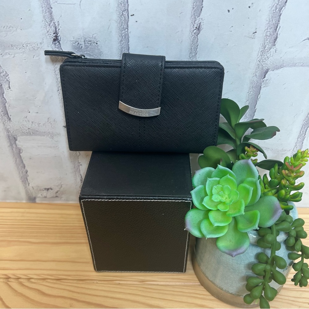 Mini size Wallet from Kenneth Cole Black Lesther